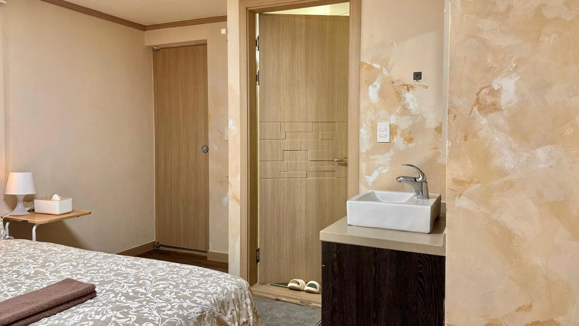 Roi Guesthouse Seoul South Korea