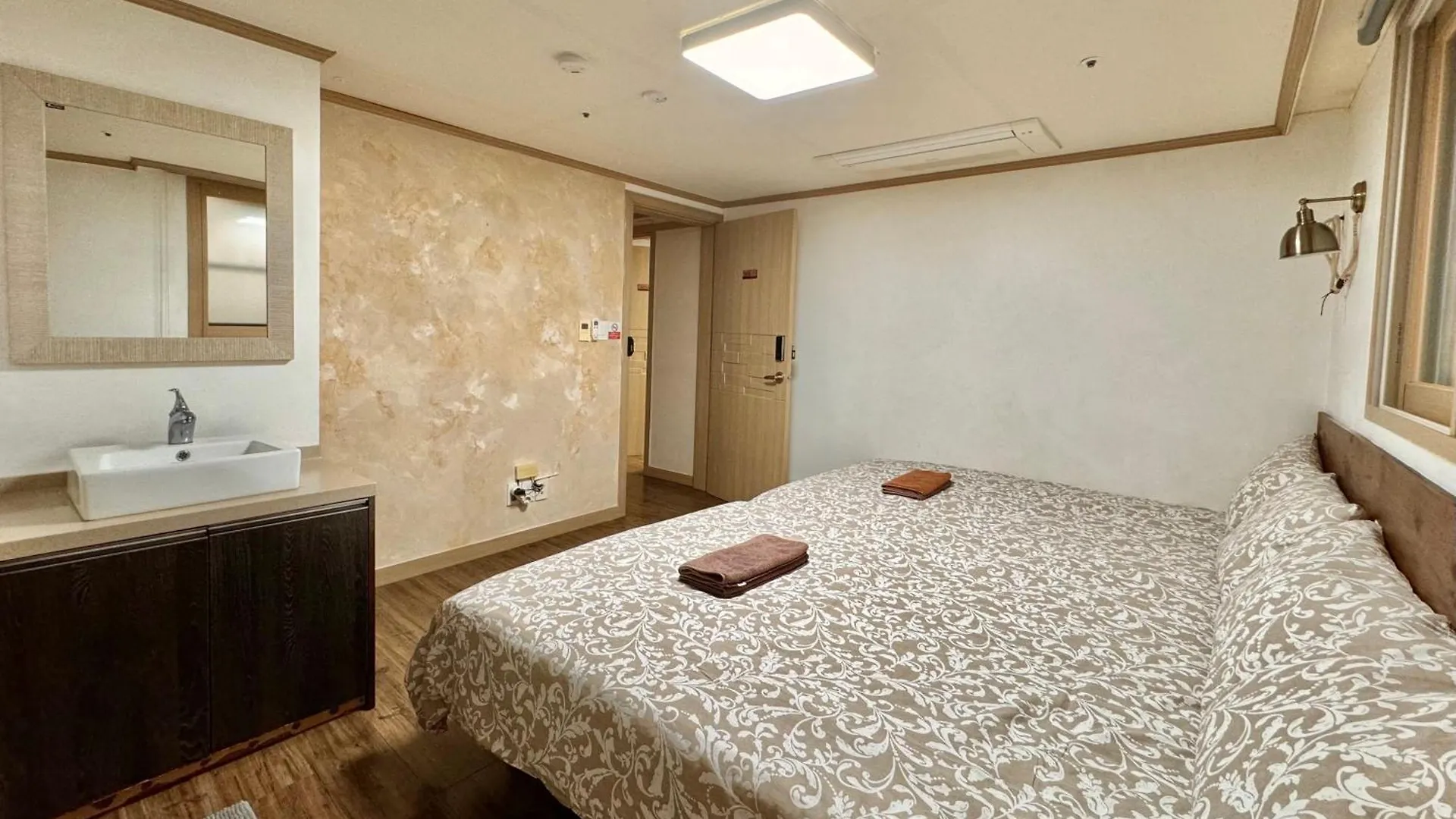 Roi Guesthouse Seoul 0*,  South Korea